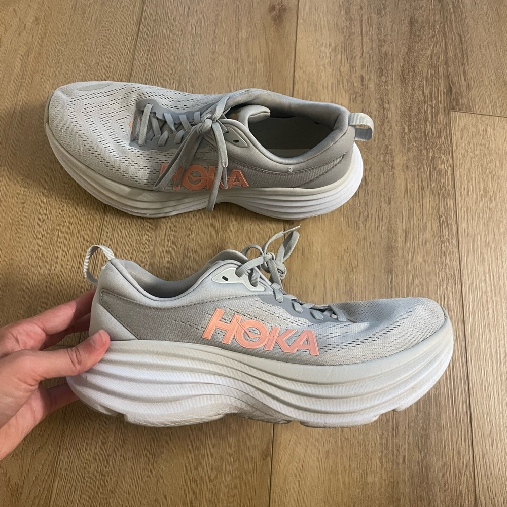 Hoka - bondi 8 - size 10.5 - harbor mist